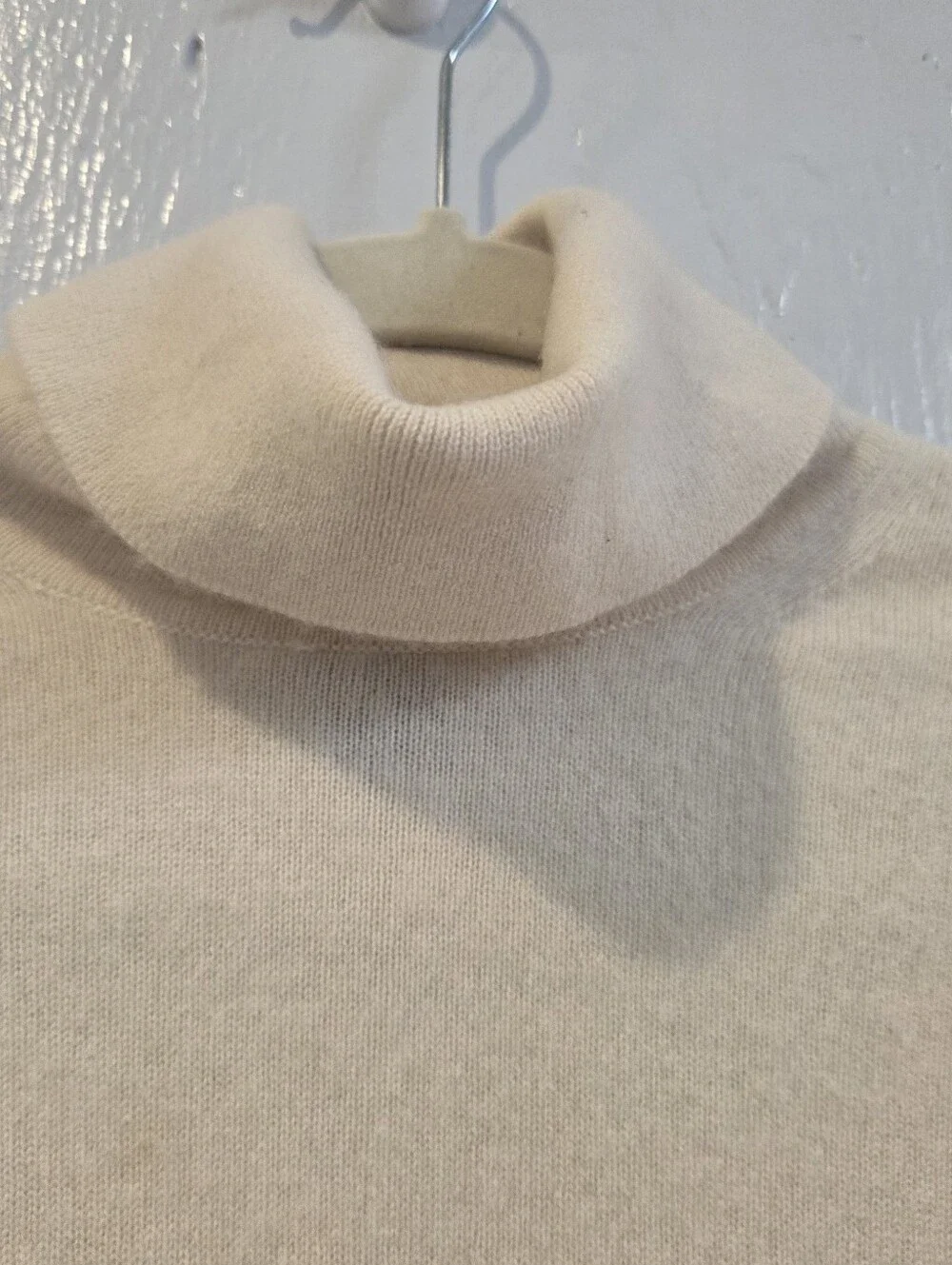 Brooks Brothers Italian Cashmere Cream Turtleneck Sweater